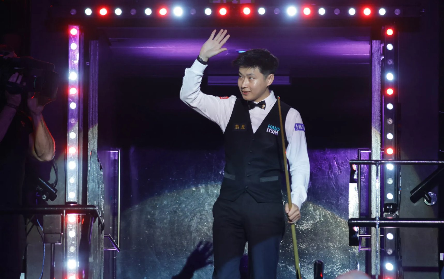 阿扎伦卡回归赛场，高光表现首场状态亮眼，日本队观众沸腾！