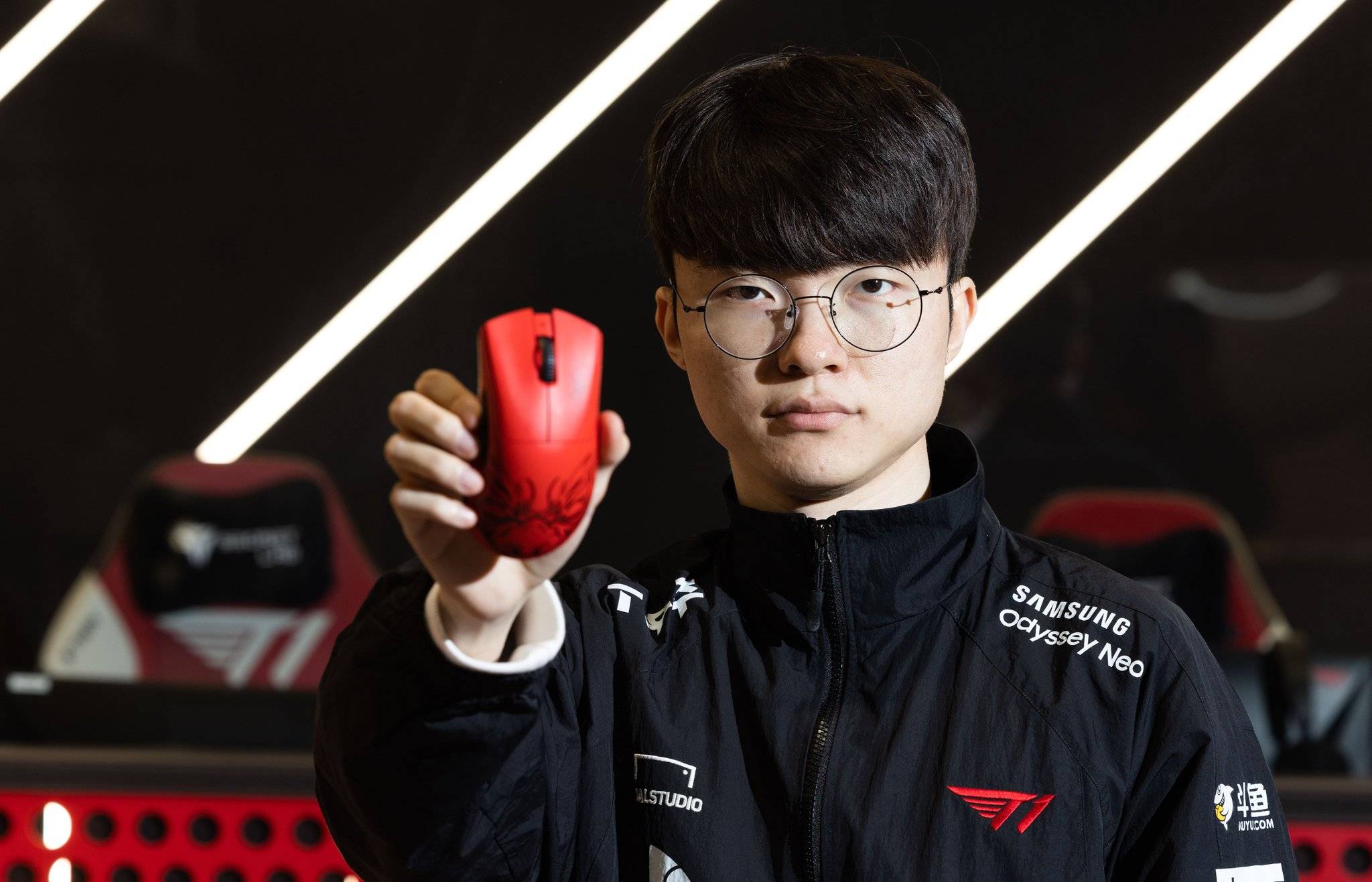 Faker巅峰对决，梅西与40激战老鹰分钟，关键助攻胜负难料！